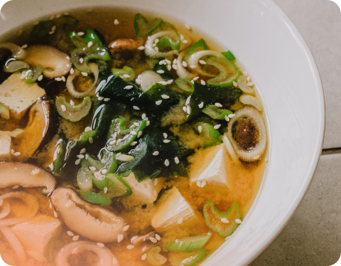 Miso, tofu and seaweed soup